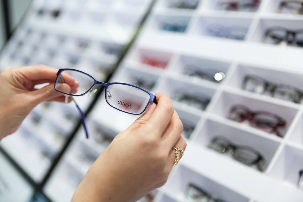 spectacles-sunglasses-e-eye-place